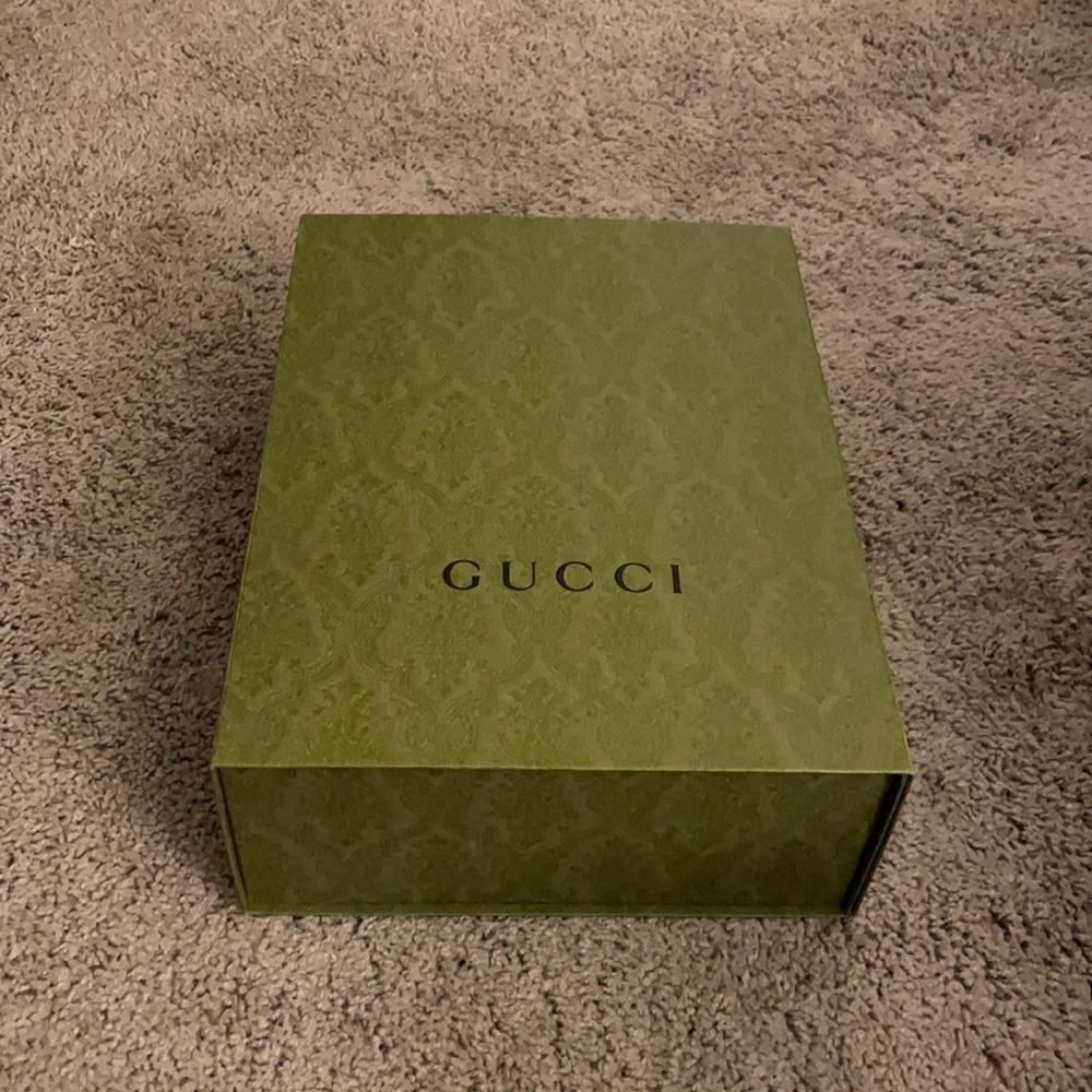 Gucci Magnetic Green Box with Checkered Pattern! Perfect Condition!